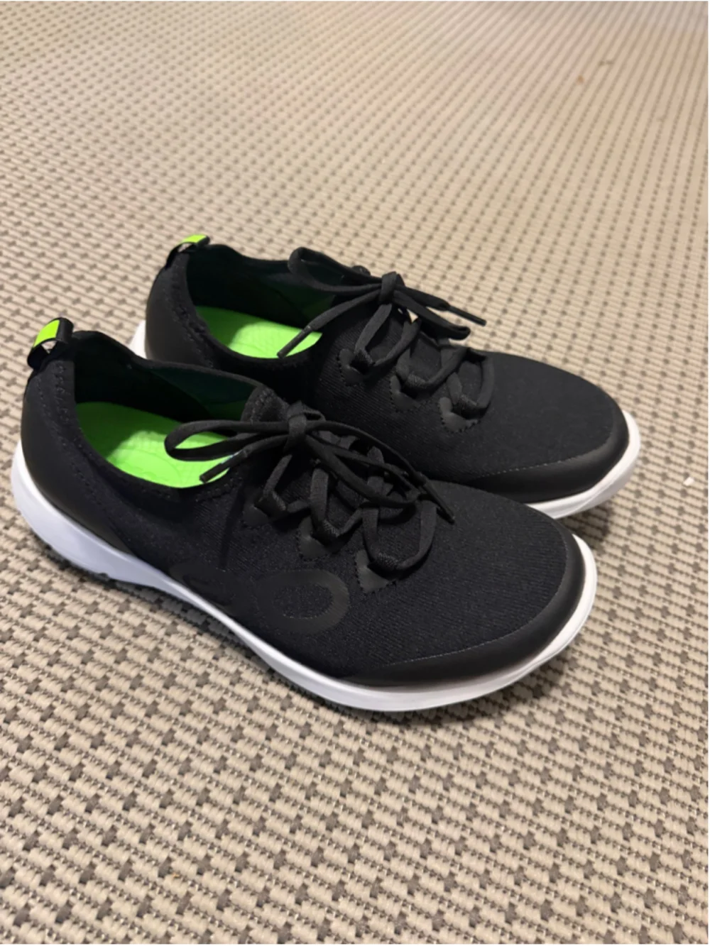 Women's Oofos Black and Green Sneakers Size 9